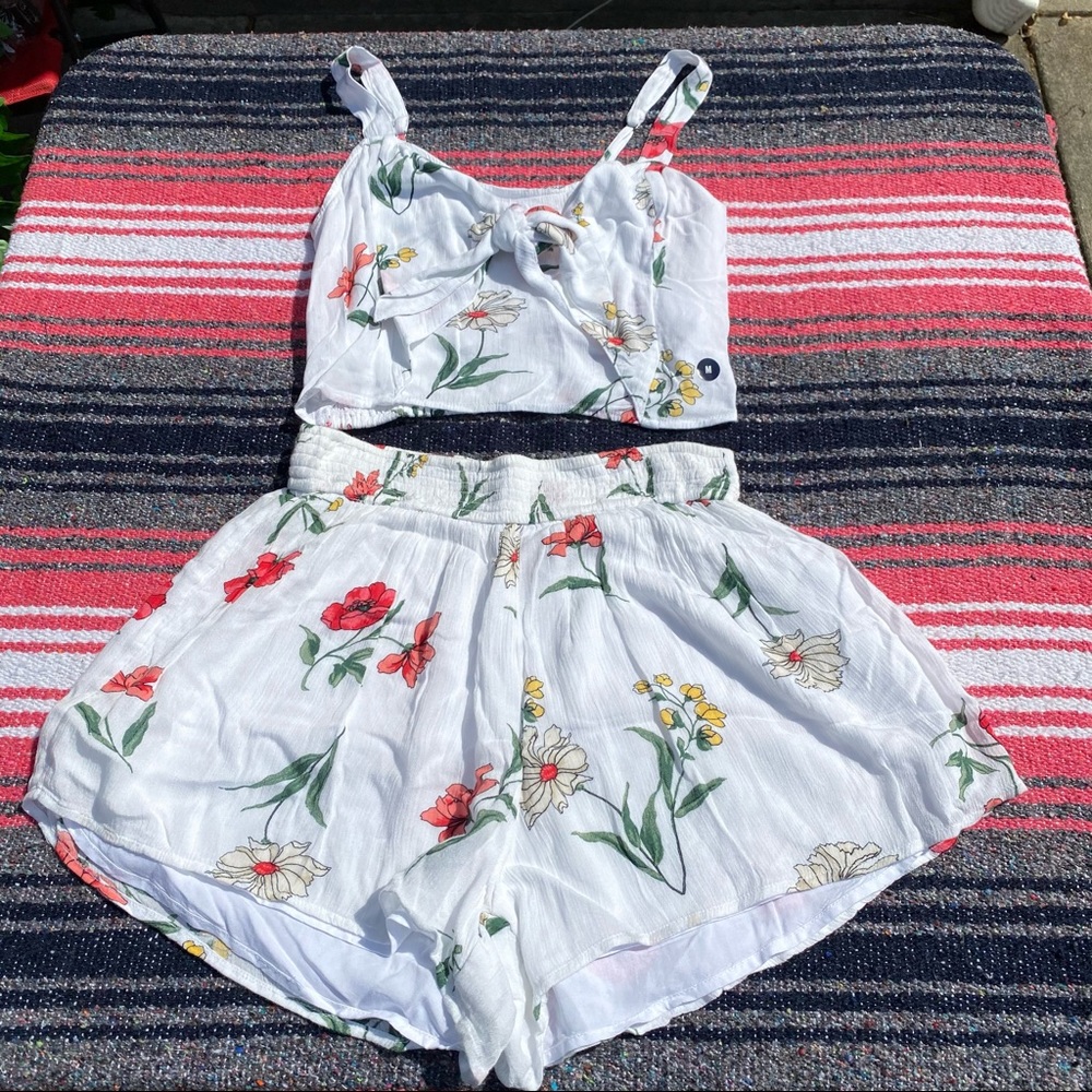 2pc Floral Set Hollister
